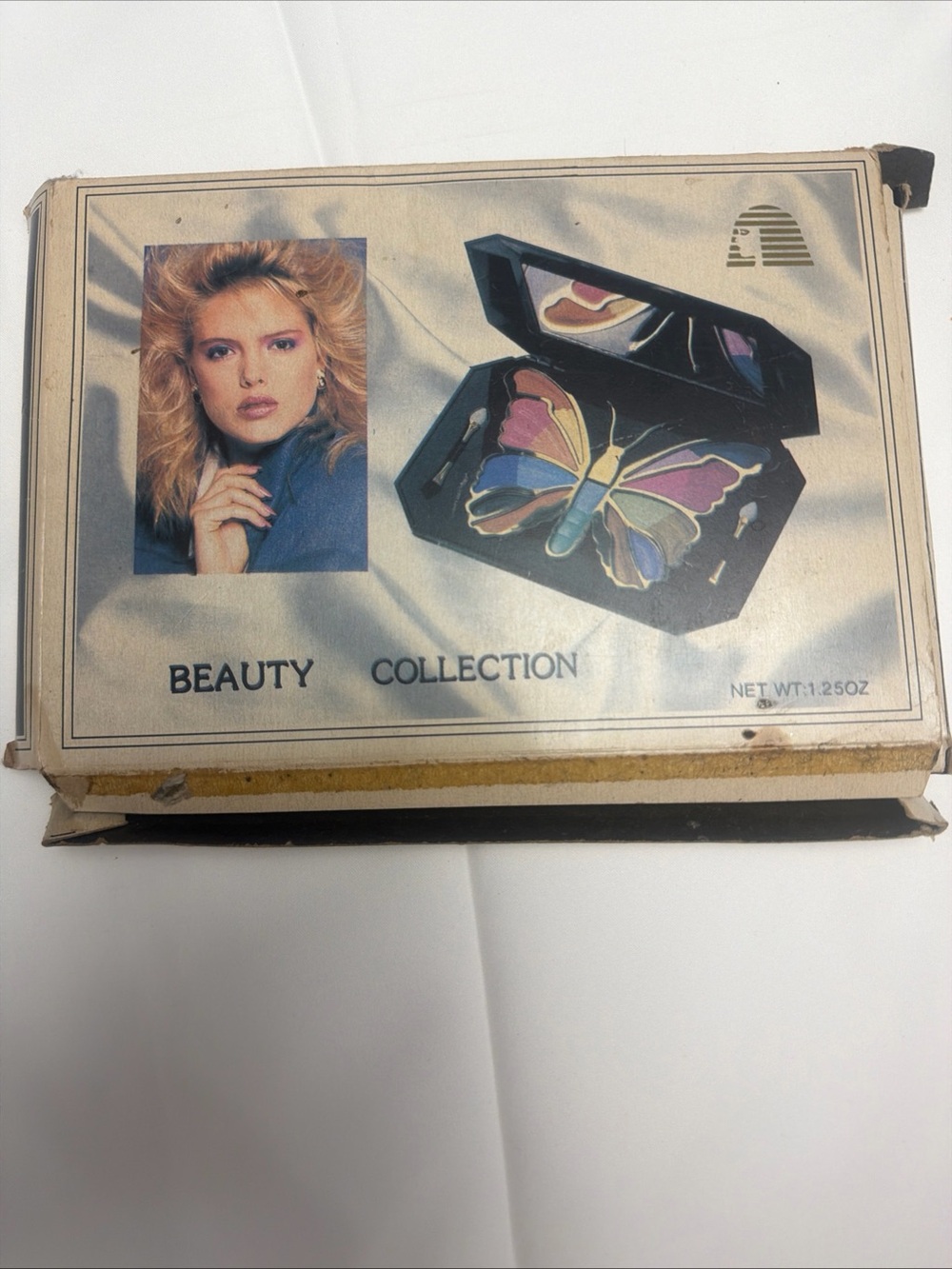 Vintage 1976 Deluxe Case #4751 Cosmetic Case with Mirror